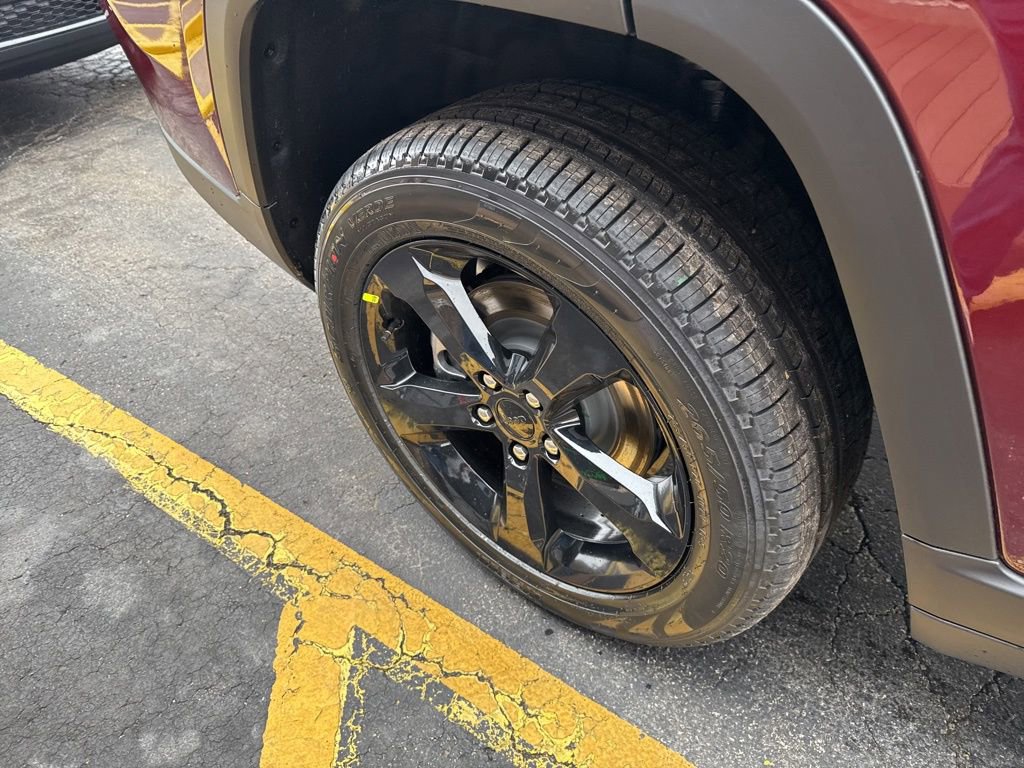 New 2025 Jeep Grand Cherokee L Limited w/ Black Appearance Package image 13