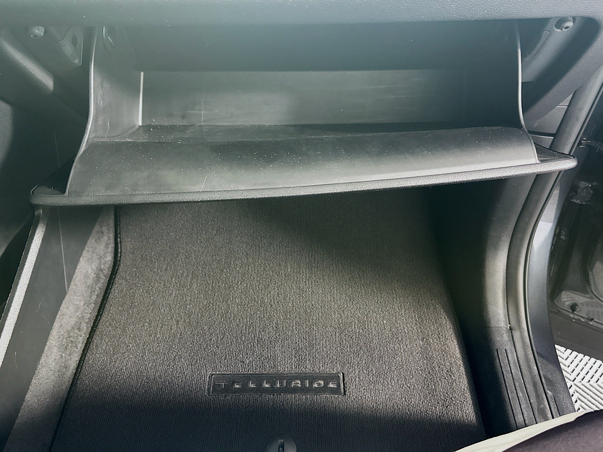 Used 2022 Kia Telluride LX FWD image 32