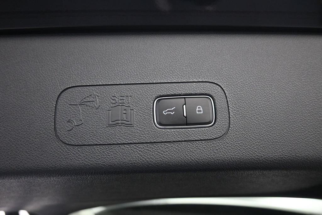 Used 2026 Lincoln Aviator AWD image 26