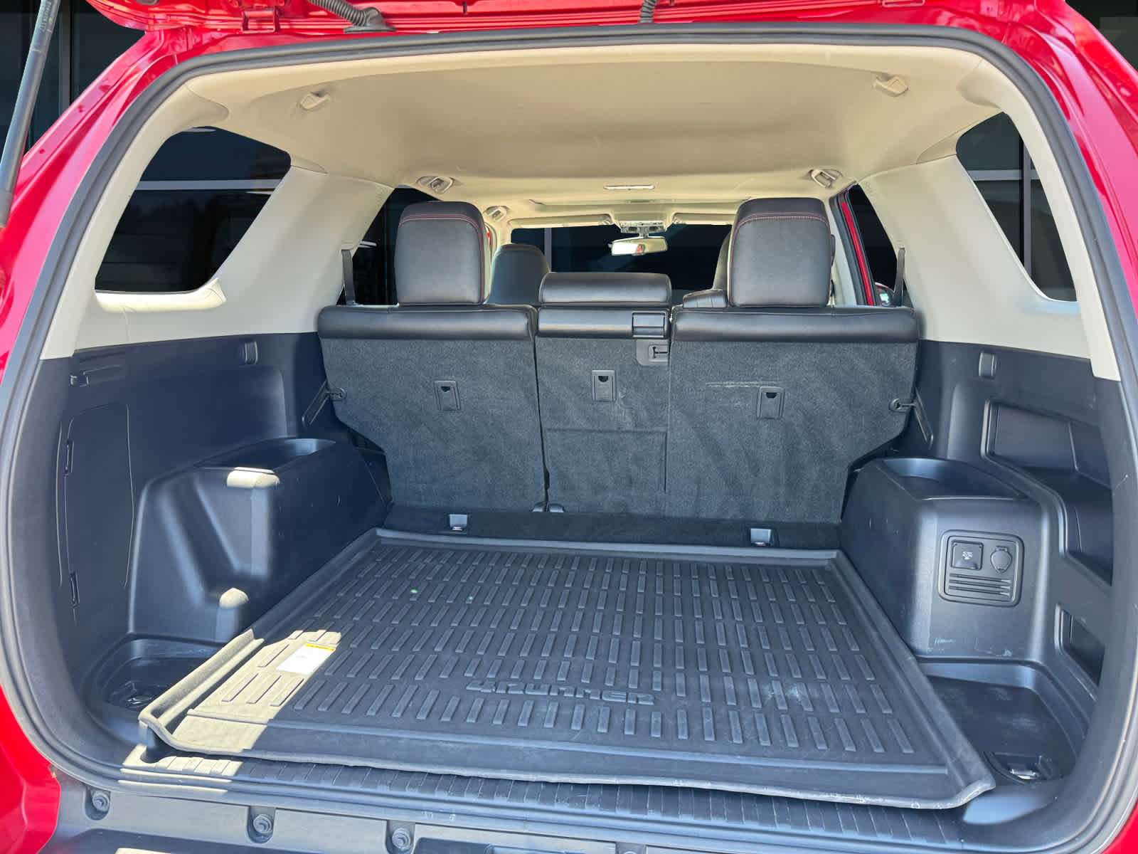 Used 2018 Toyota 4Runner TRD Off-Road Premium AWD/4WD image 12