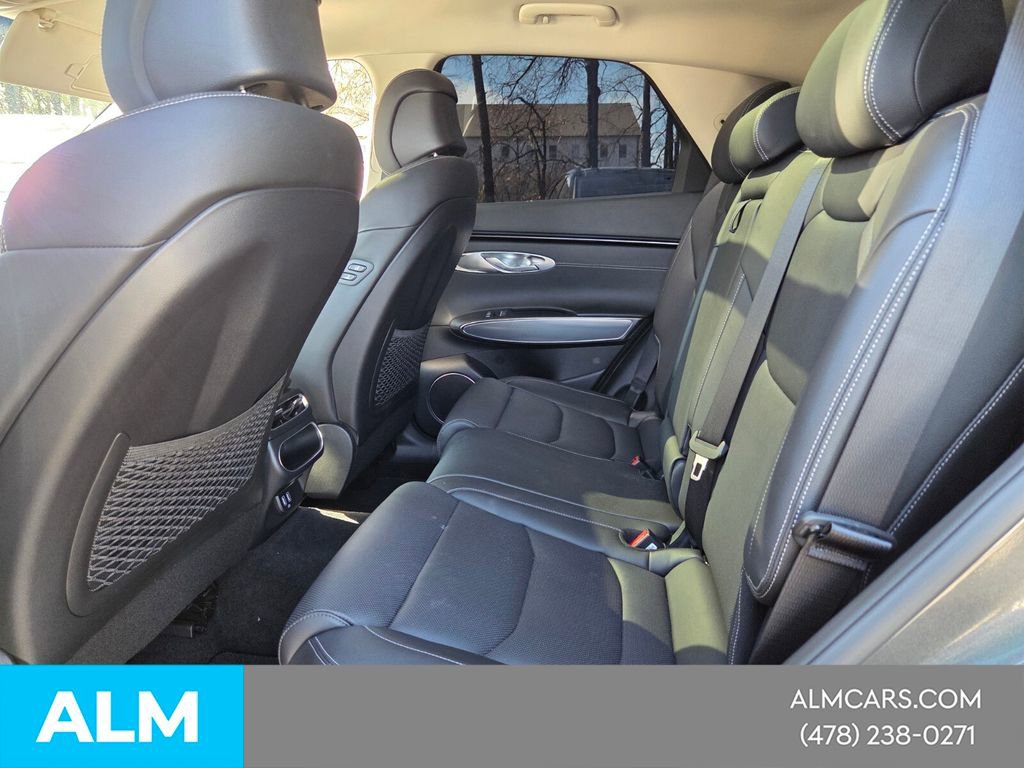 Used 2024 Genesis GV70 2.5T w/ Select Package image 5