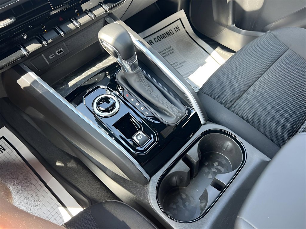 Used 2024 Chevrolet Colorado LT w/ LT Convenience Package image 17