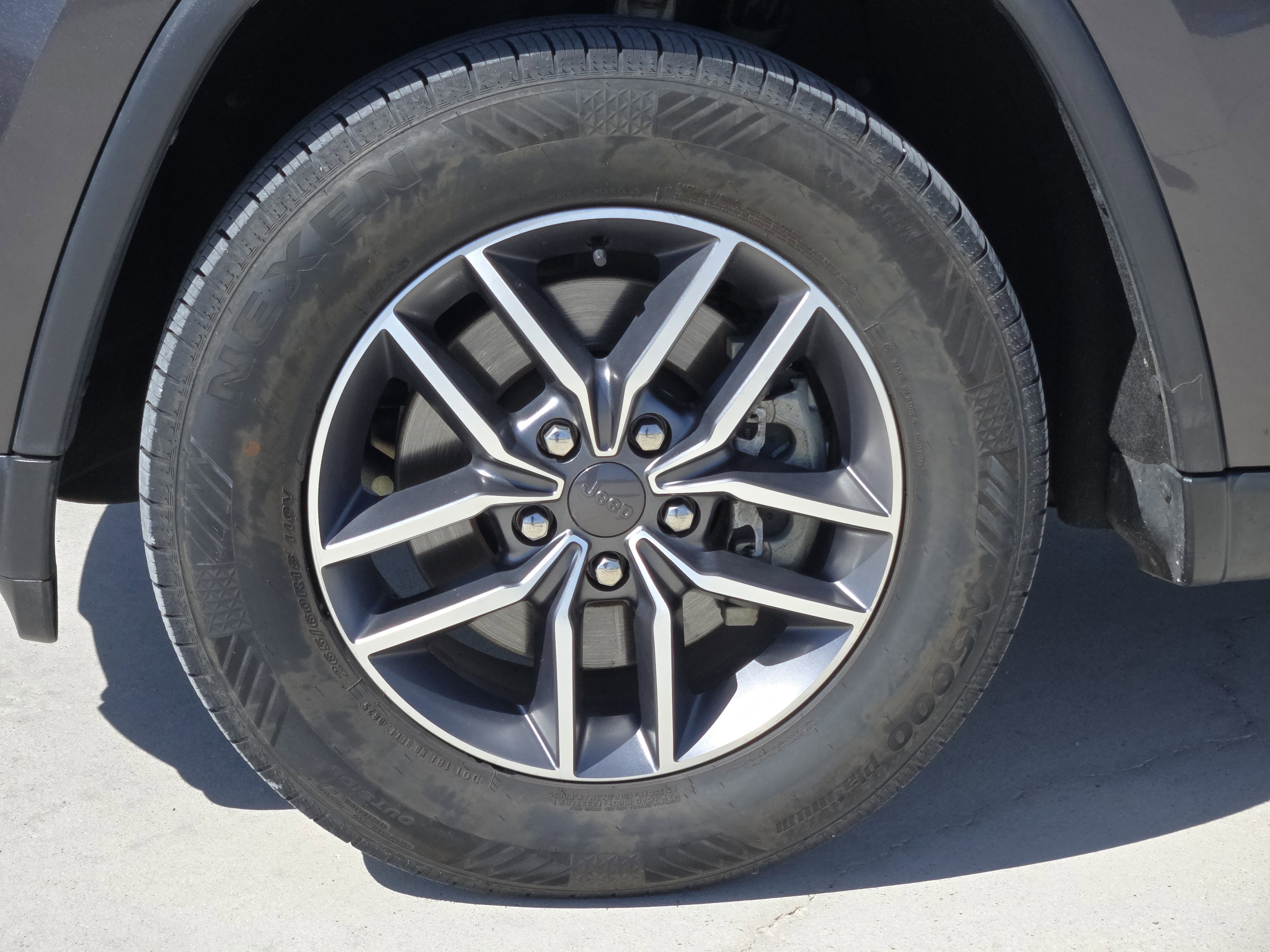 Used 2021 Jeep Grand Cherokee Limited AWD/4WD image 13