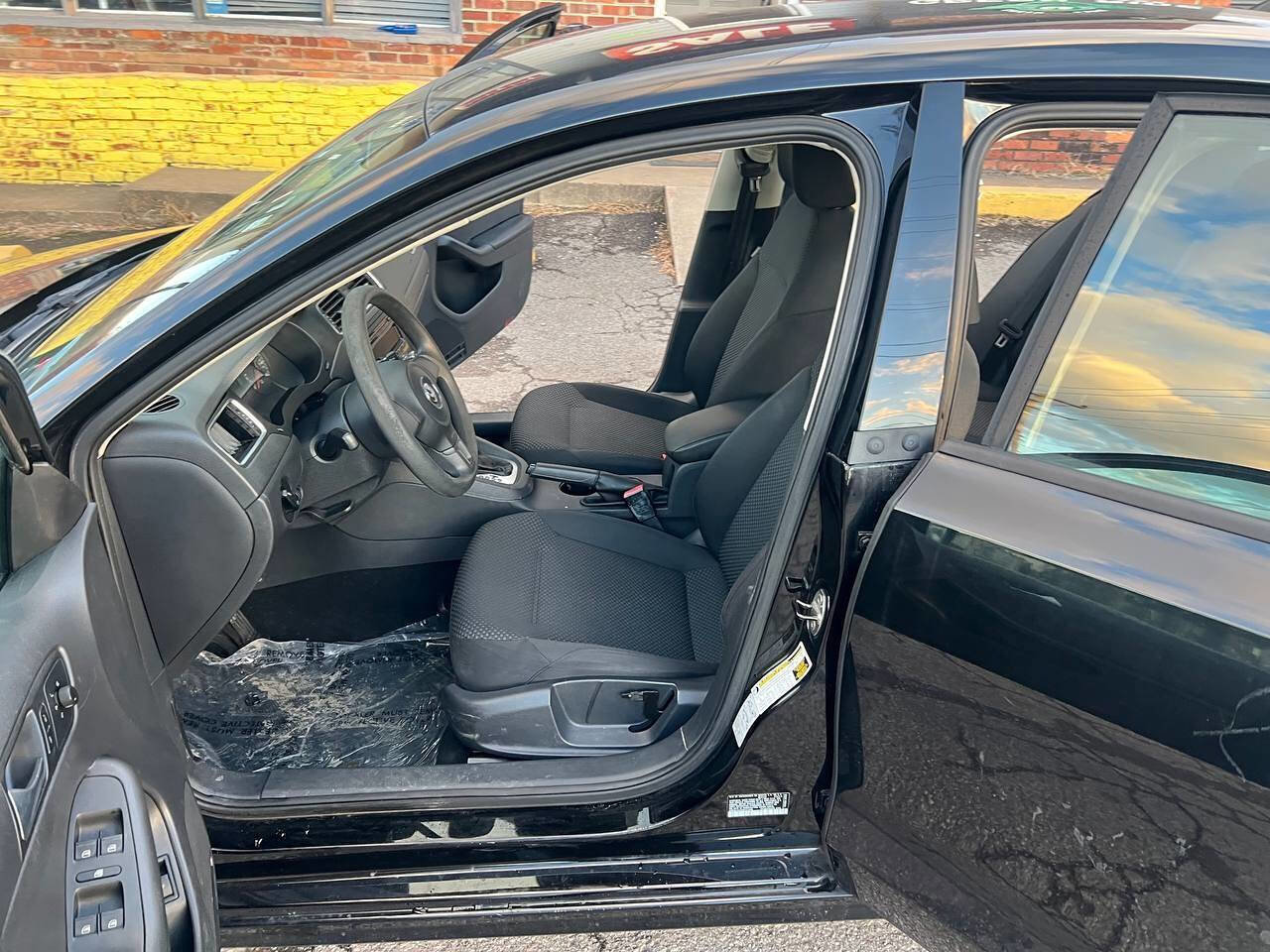 Used 2014 Volkswagen Jetta S image 10