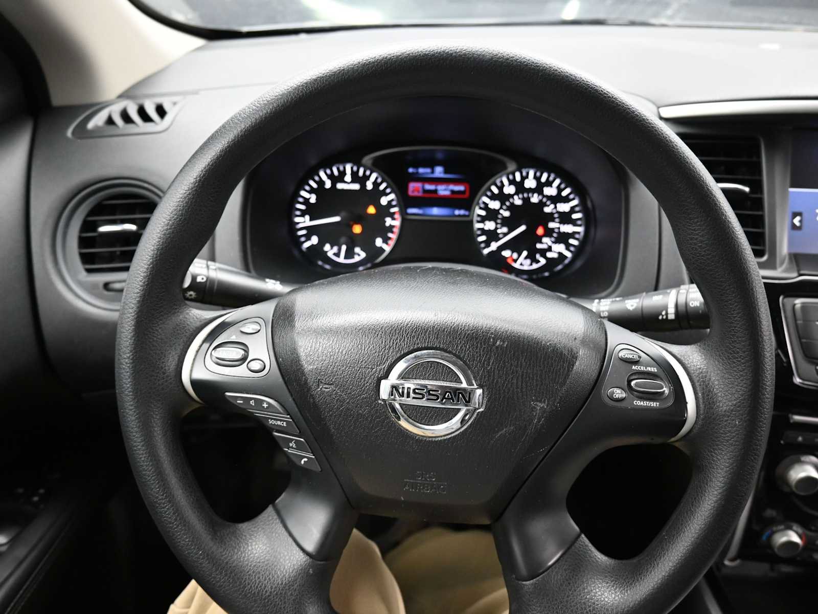 Used 2020 Nissan Pathfinder S image 11