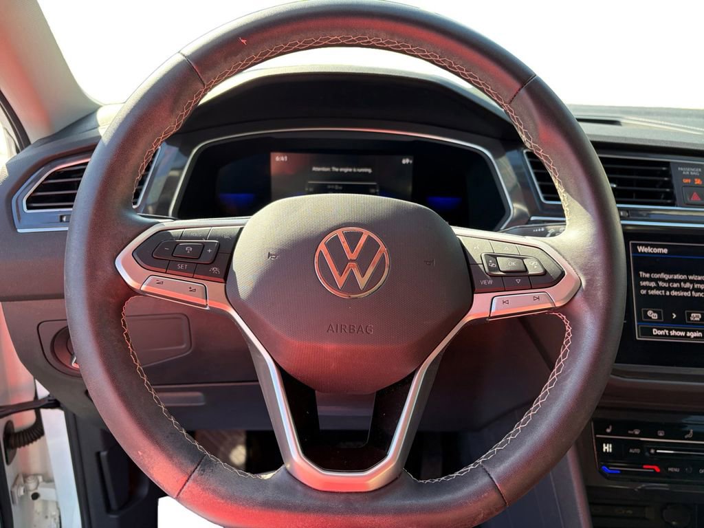 Certified 2023 Volkswagen Tiguan SE w/ Panoramic Sunroof Package image 22