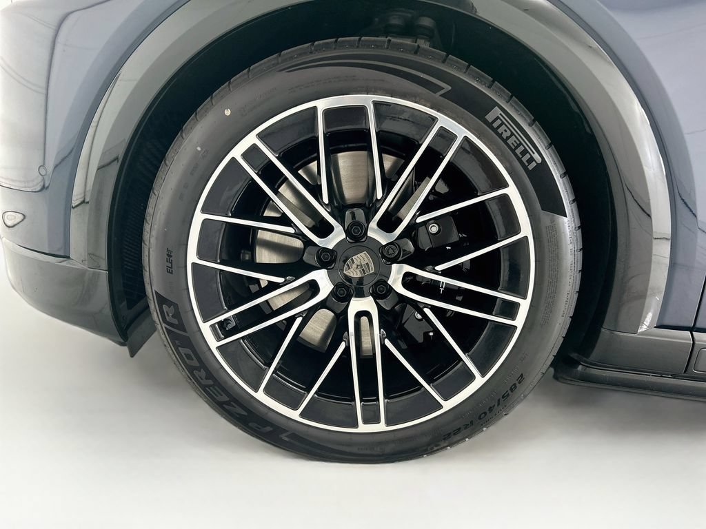 New 2026 Porsche Cayenne Turbo AWD/4WD image 30