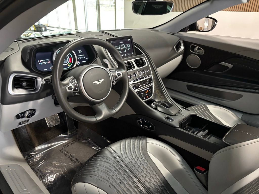Used 2019 Aston Martin DB11 Volante RWD image 13