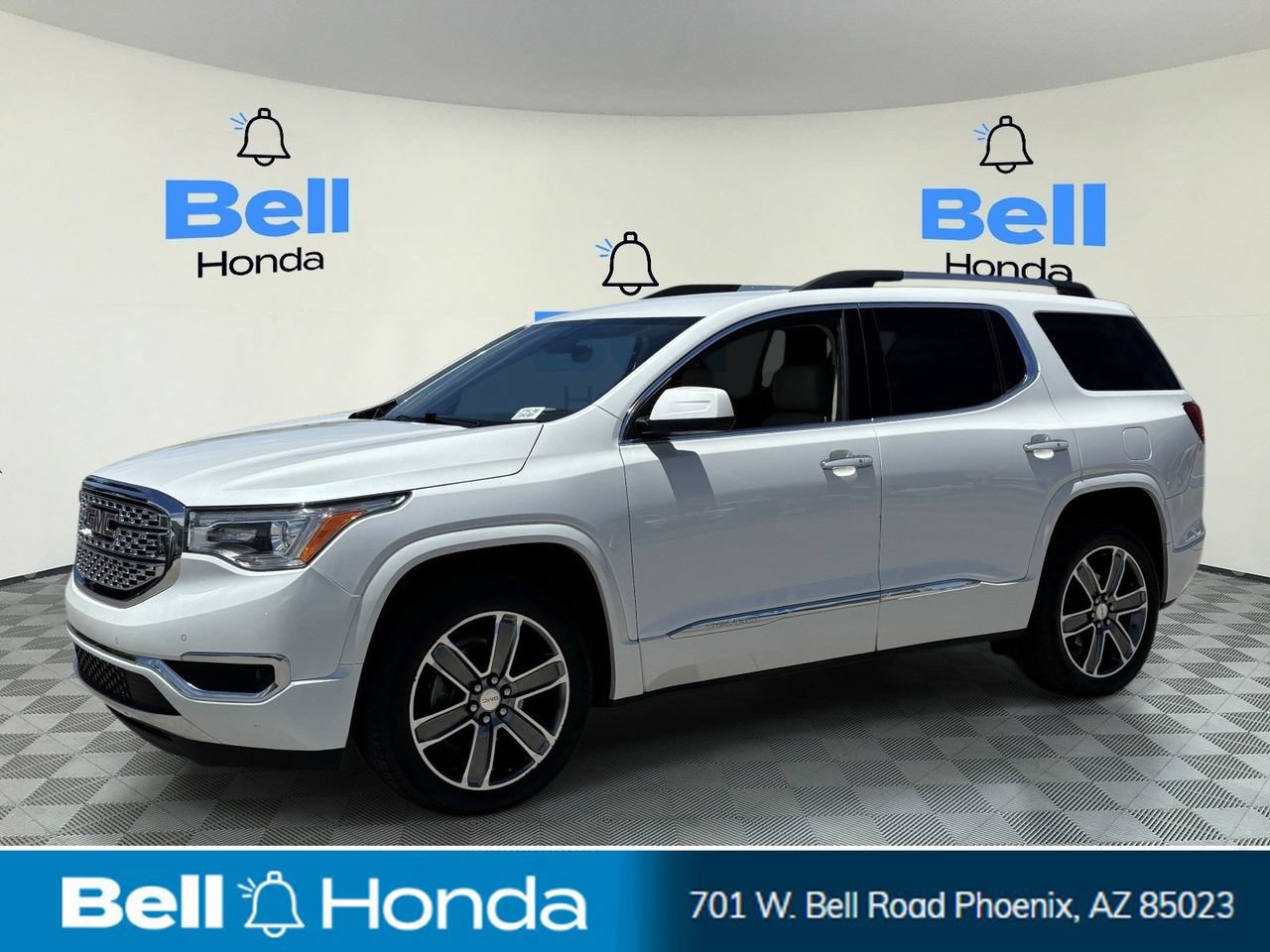 Used 2019 GMC Acadia Denali w/ Technology Package FWD image 1