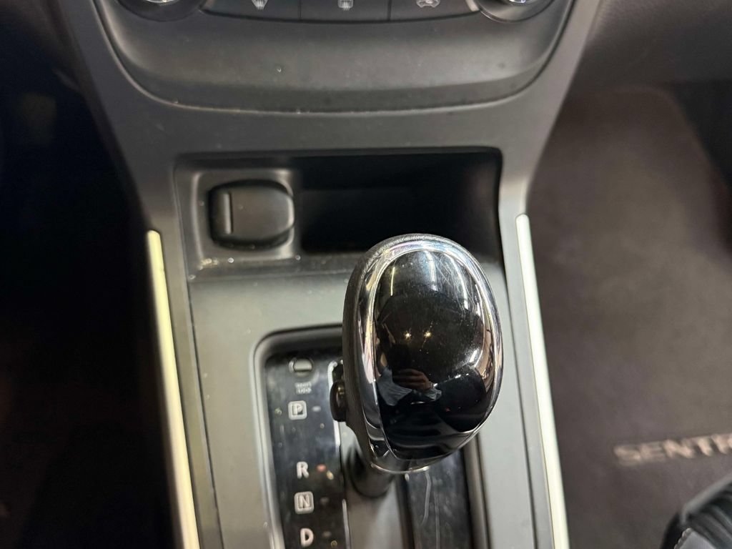 Used 2016 Nissan Sentra SV FWD image 36