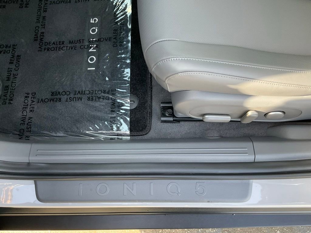 Used 2025 Hyundai Ioniq 5 SEL image 15