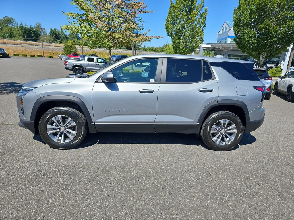 New 2025 Chevrolet Equinox LT image 3