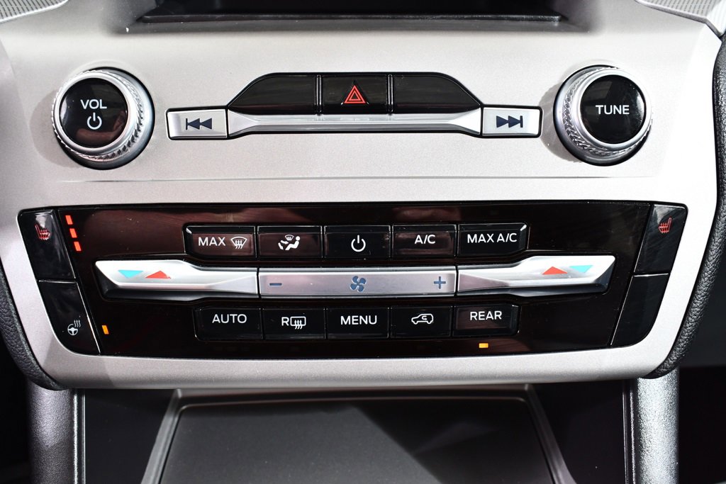 Used 2023 Ford Explorer XLT w/ Equipment Group 202A image 30