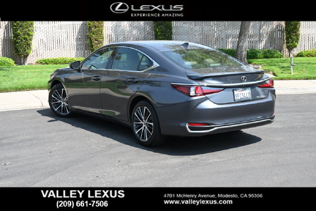 Used 2023 Lexus ES 300h w/ Premium Package FWD image 4