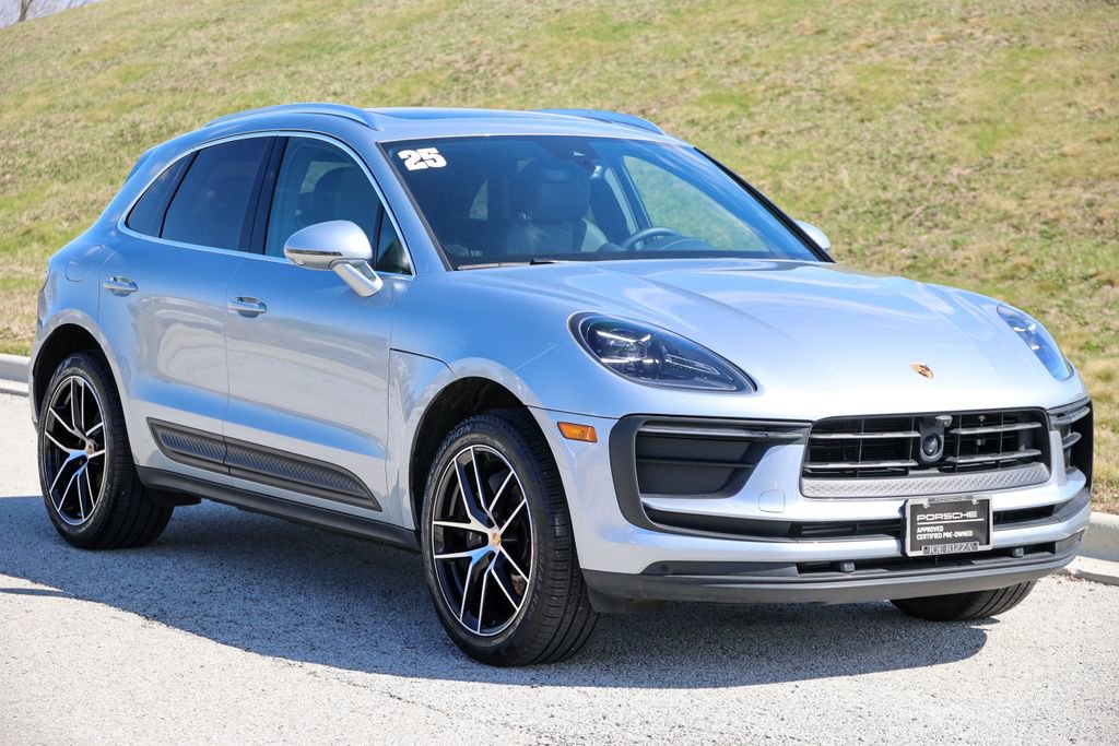Certified 2025 Porsche Macan image 15