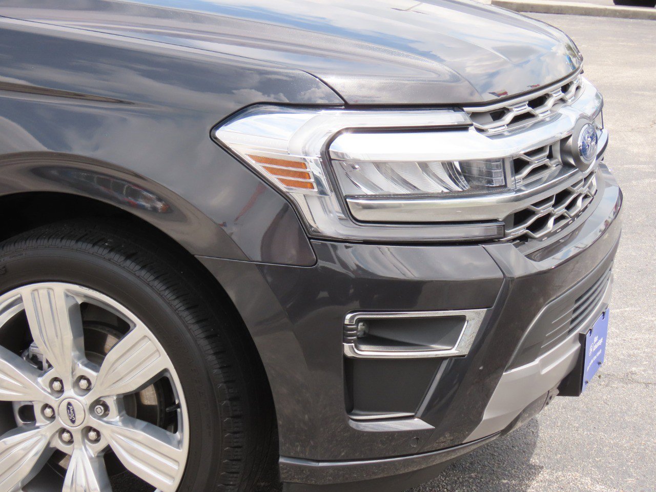 Certified 2023 Ford Expedition Platinum RWD image 5