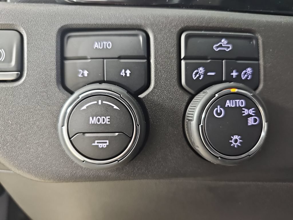 Certified 2024 Chevrolet Silverado 1500 LT AWD/4WD image 30