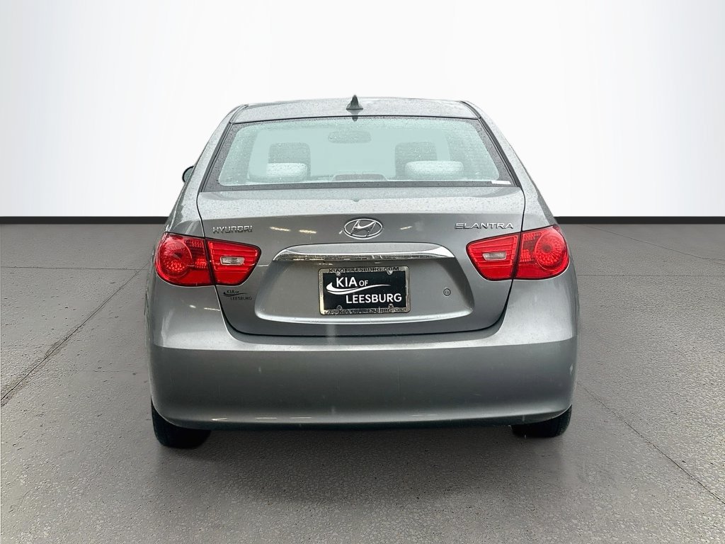 Used 2010 Hyundai Elantra SE FWD image 6