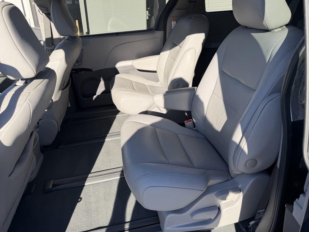 Used 2020 Toyota Sienna XLE Premium AWD/4WD image 16