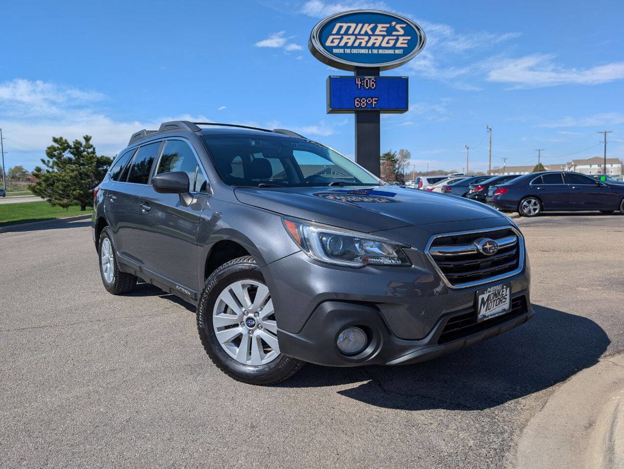 Used 2019 Subaru Outback 2.5i Premium AWD/4WD image 2