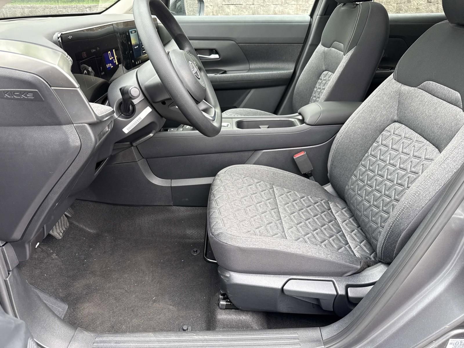New 2026 Nissan Kicks SV w/ SV Premium Package AWD/4WD image 29