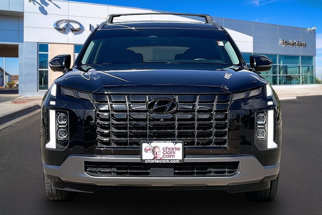 Used 2024 Hyundai Palisade SEL w/ Premium Package FWD image 3