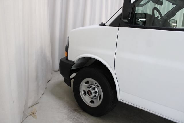 New 2026 GMC Savana 2500 w/ Driver Convenience Package RWD image 32