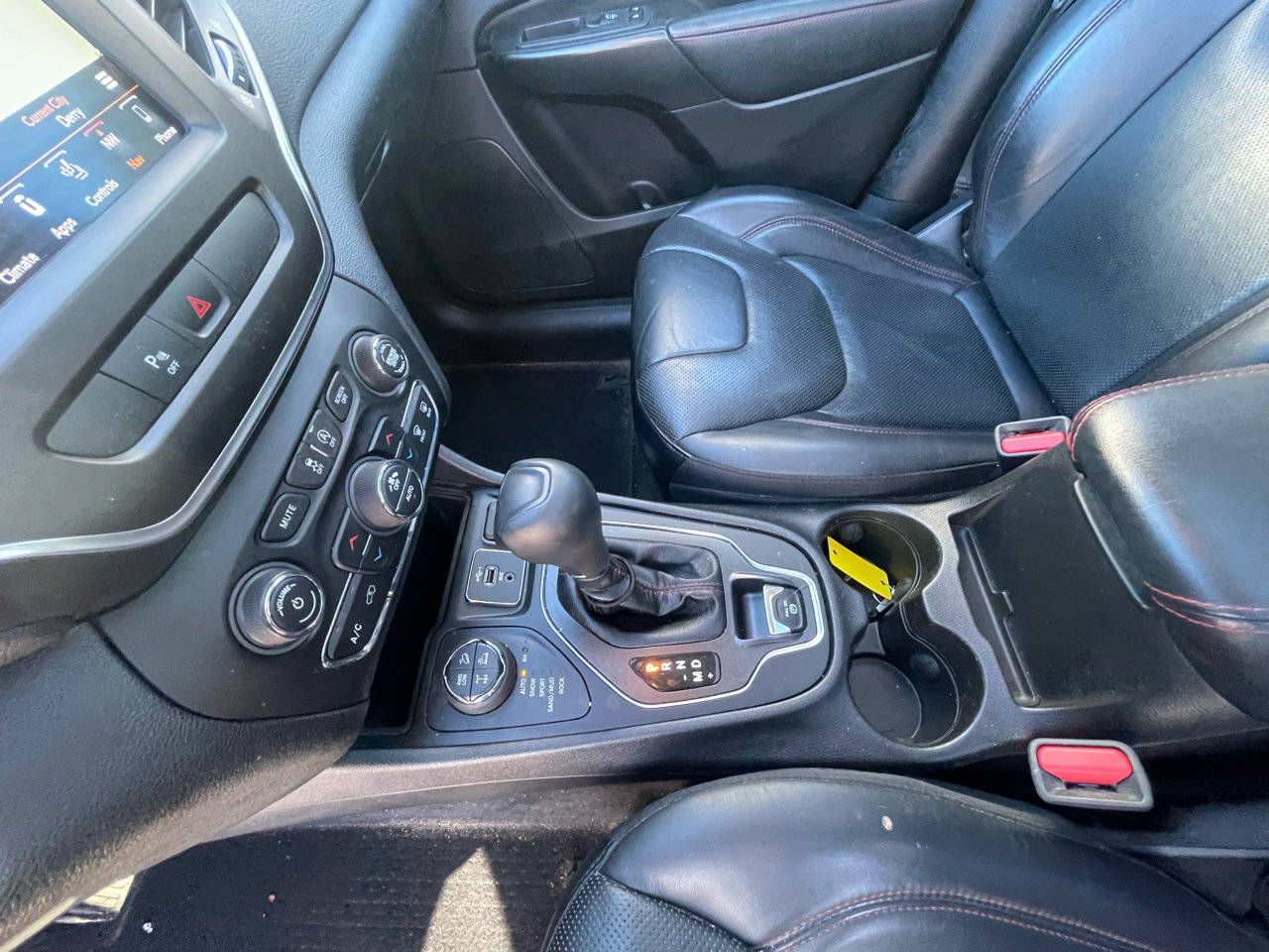 Used 2019 Jeep Cherokee Trailhawk image 14