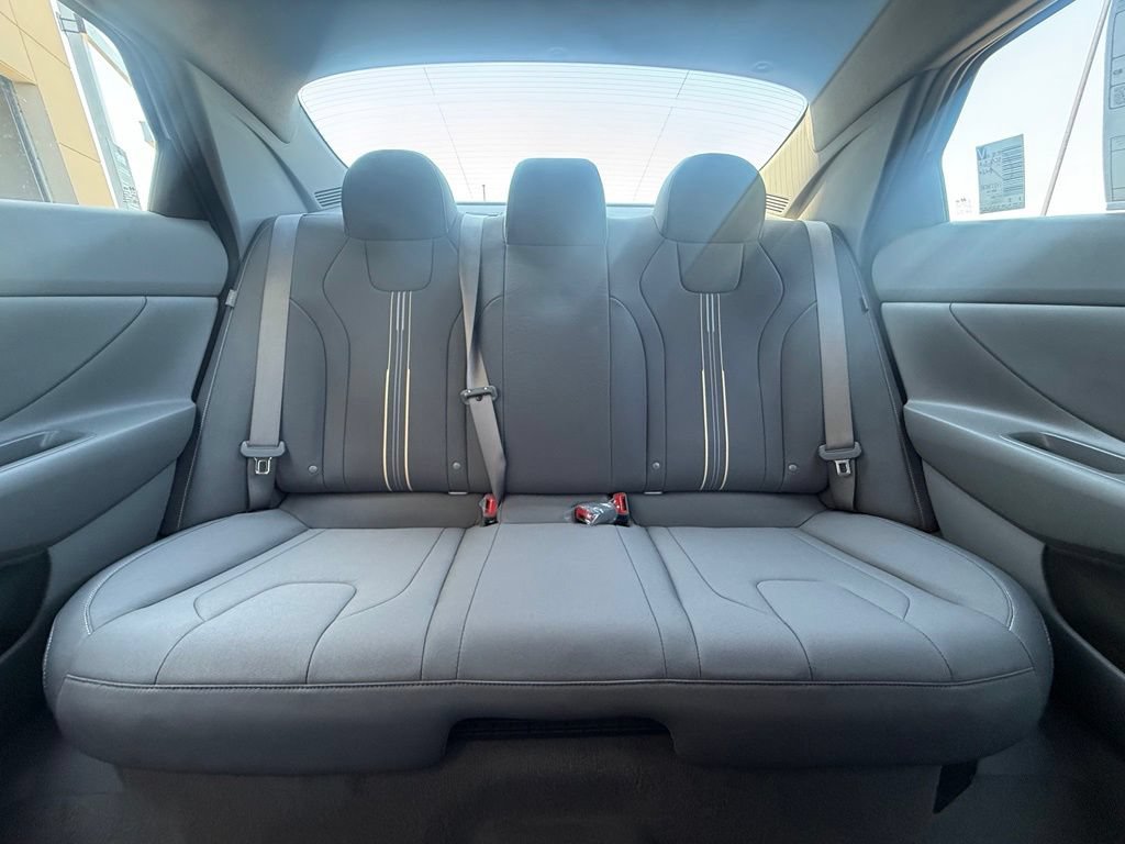 New 2026 Hyundai Elantra Hybrid FWD image 29