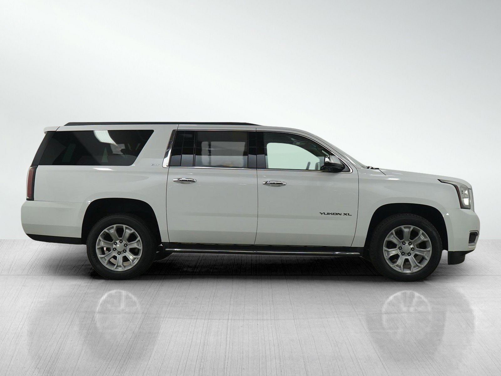 Used 2017 GMC Yukon XL SLT image 7