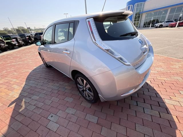 Used 2015 Nissan Leaf SL FWD image 33