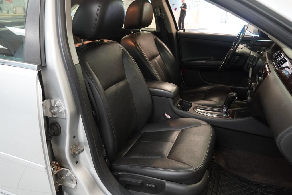 Used 2014 Chevrolet Impala LTZ FWD image 23
