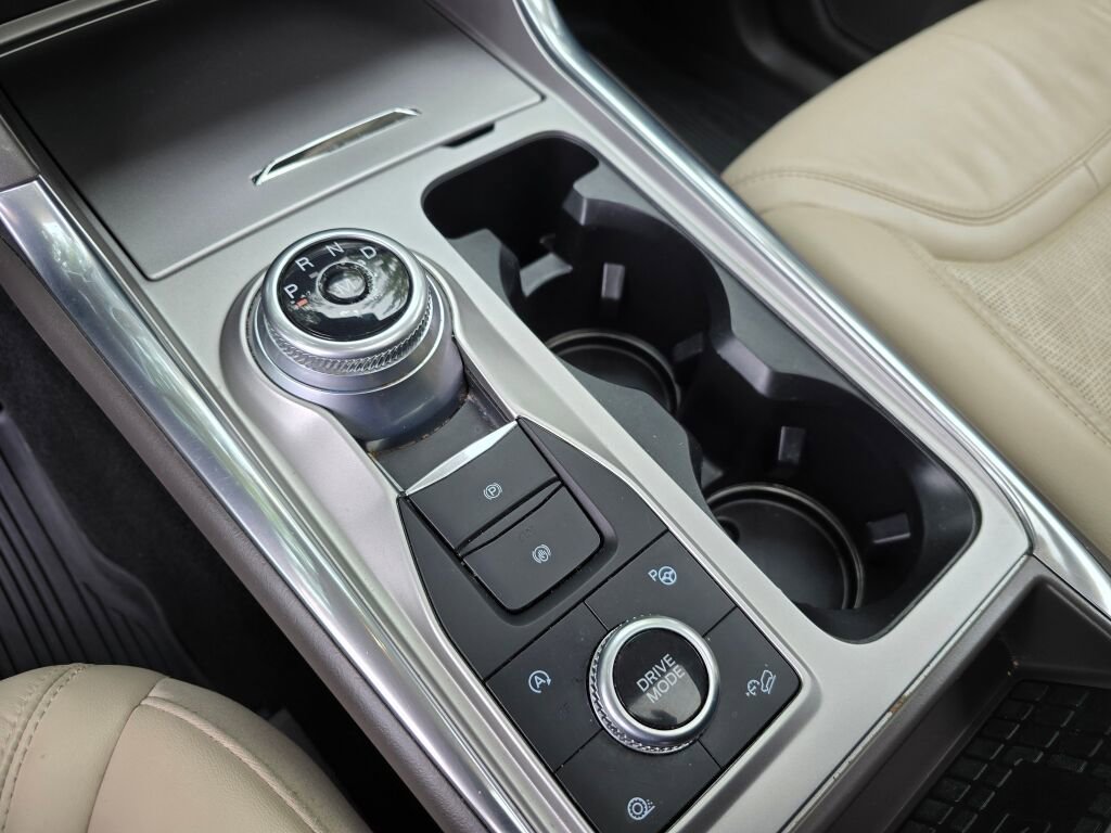 Used 2020 Ford Explorer Platinum w/ Premium Technology Package image 35