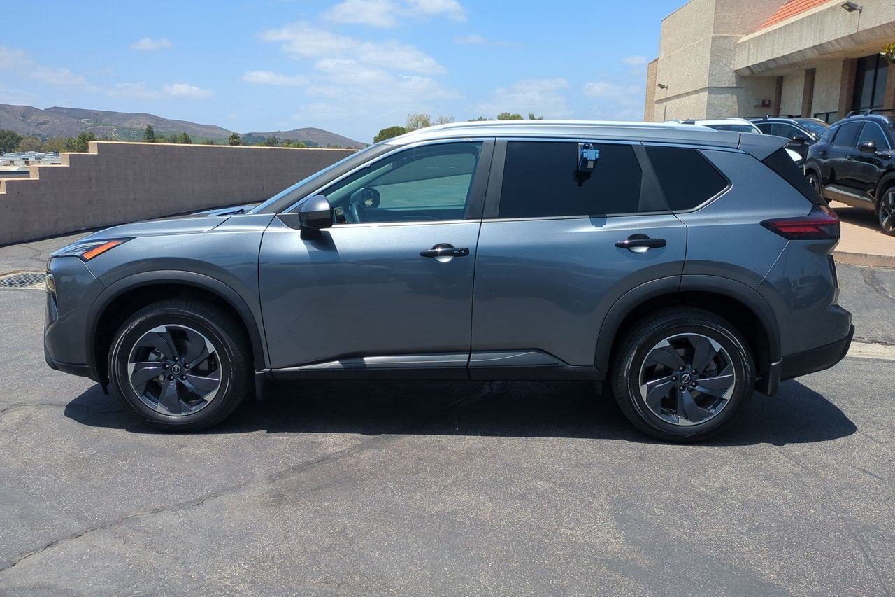 Certified 2025 Nissan Rogue SV w/ SV Premium Package FWD image 9