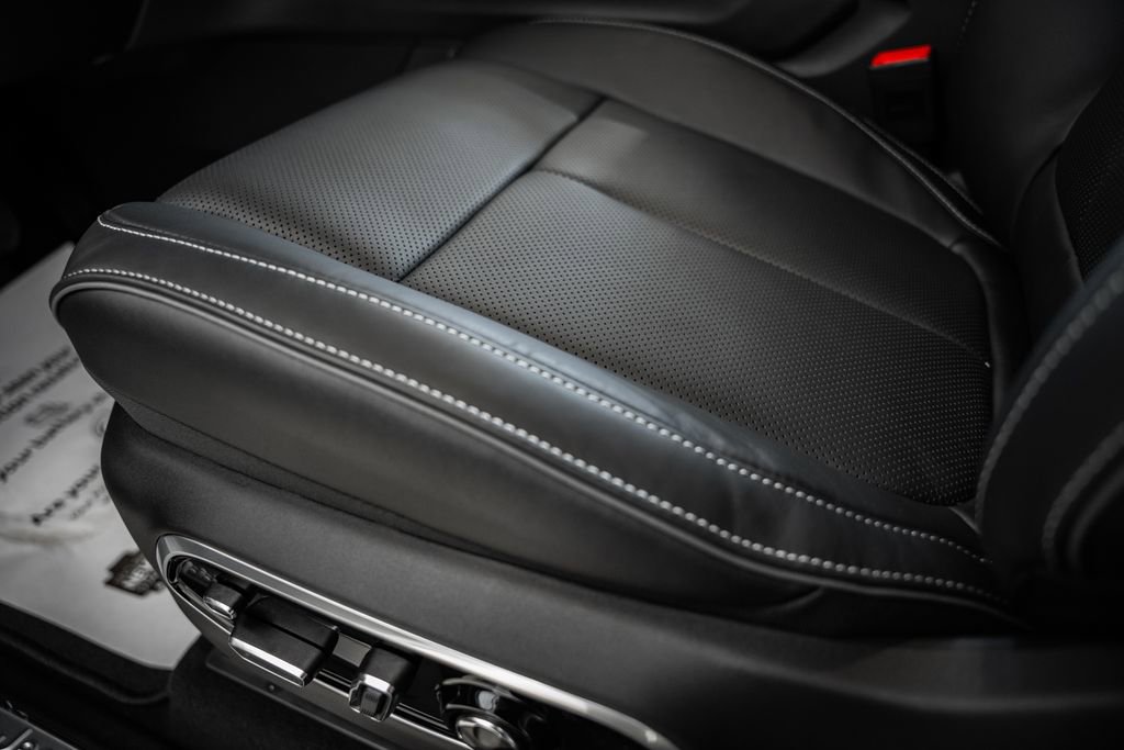 New 2025 Jeep Grand Cherokee Overland w/ Adv Protech Group III image 38