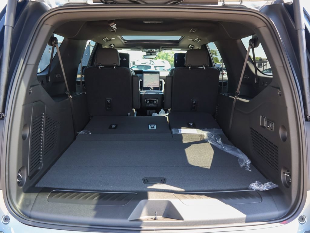 New 2026 GMC Yukon XL Elevation w/ Elevation Premium Package AWD/4WD image 7