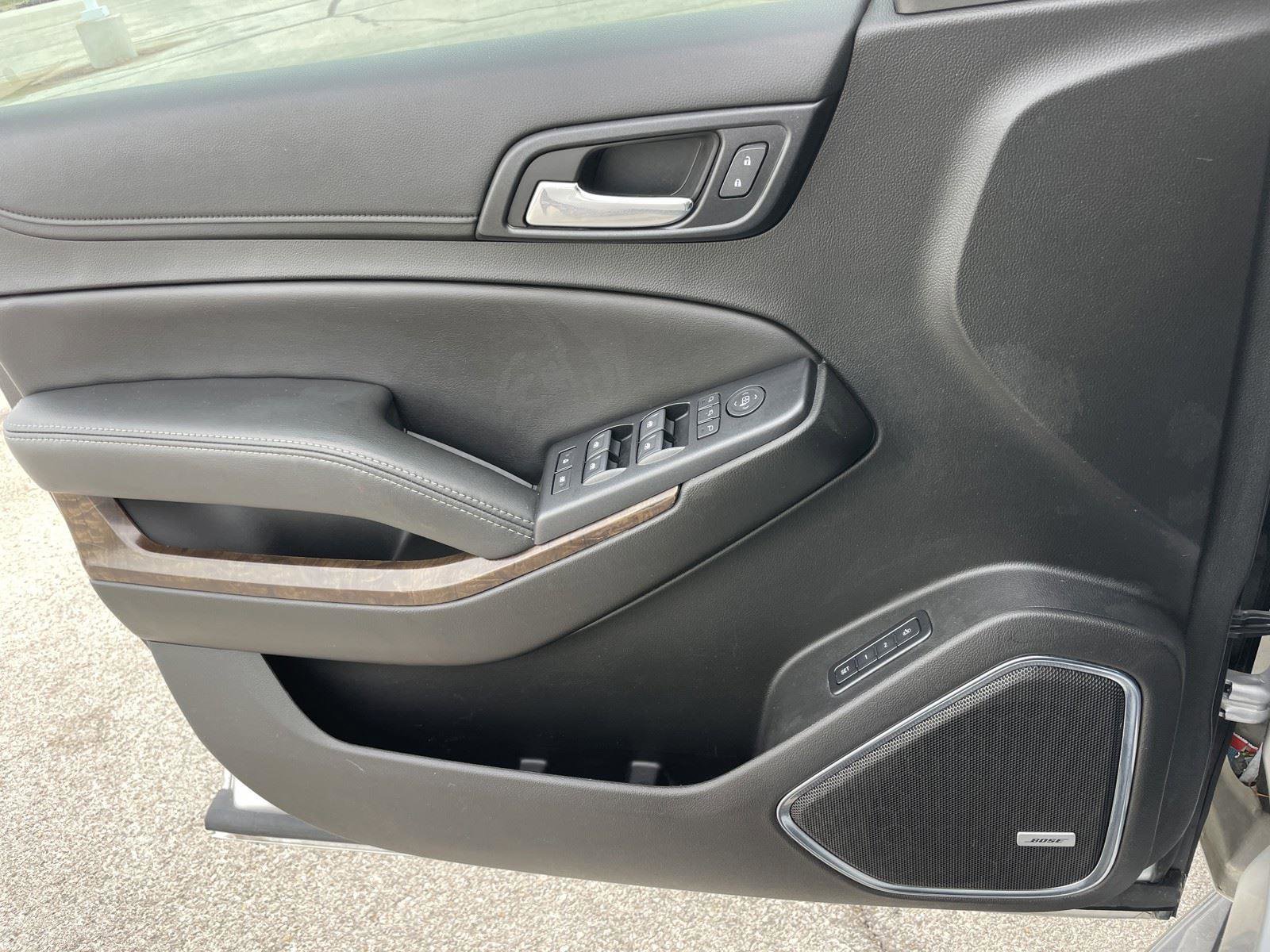 Used 2018 Chevrolet Suburban LT w/ Luxury Package RWD image 19
