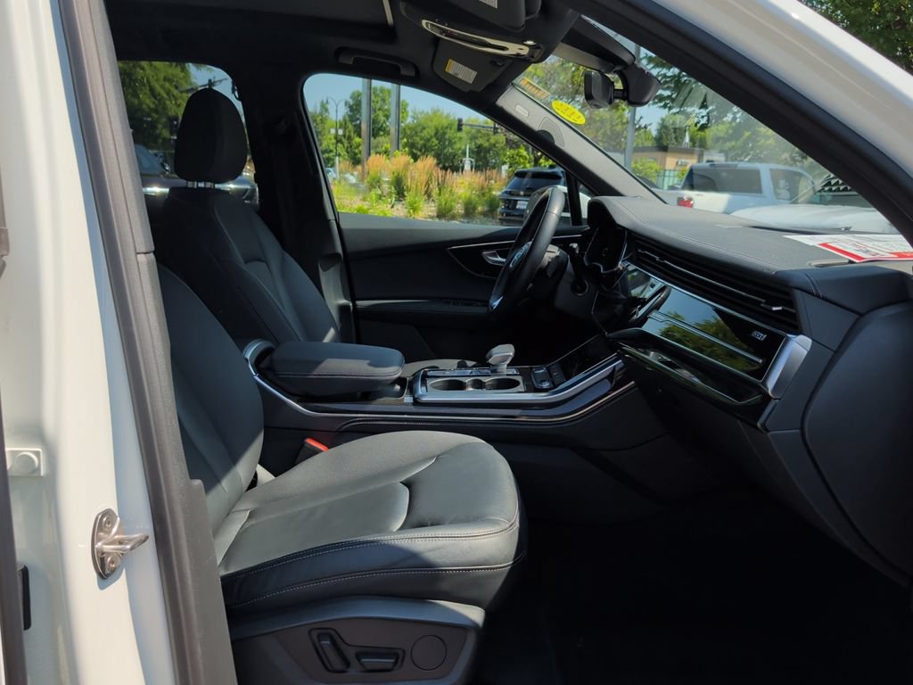 Used 2025 Audi Q7 3.0T Premium Plus AWD/4WD image 37
