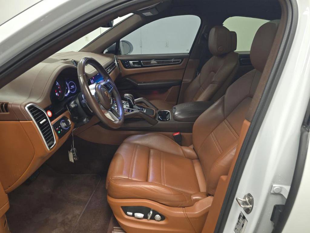 Used 2021 Porsche Cayenne Coupe image 4