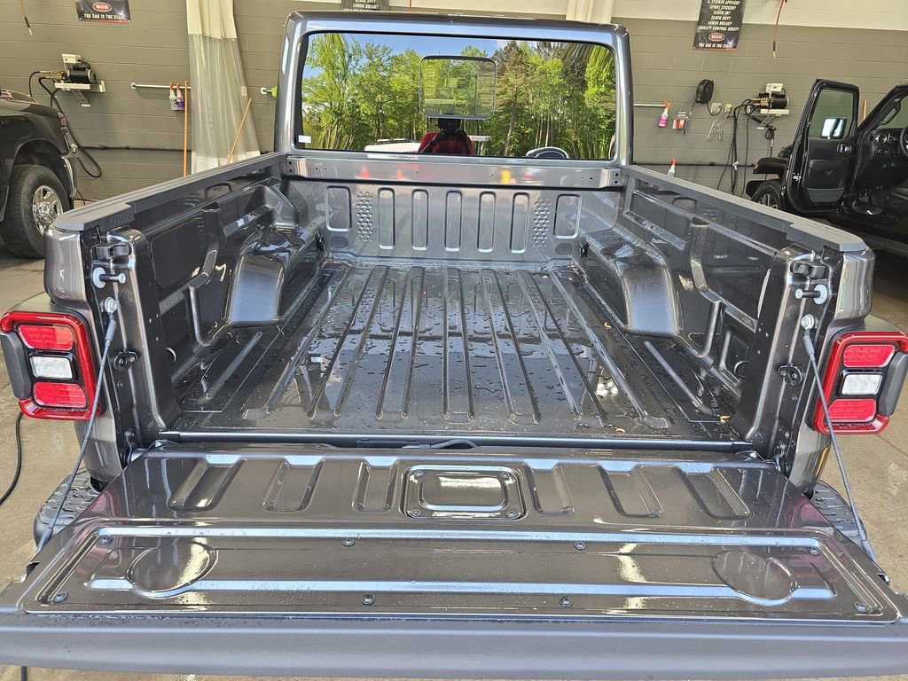 New 2026 Jeep Gladiator Mojave AWD/4WD image 13