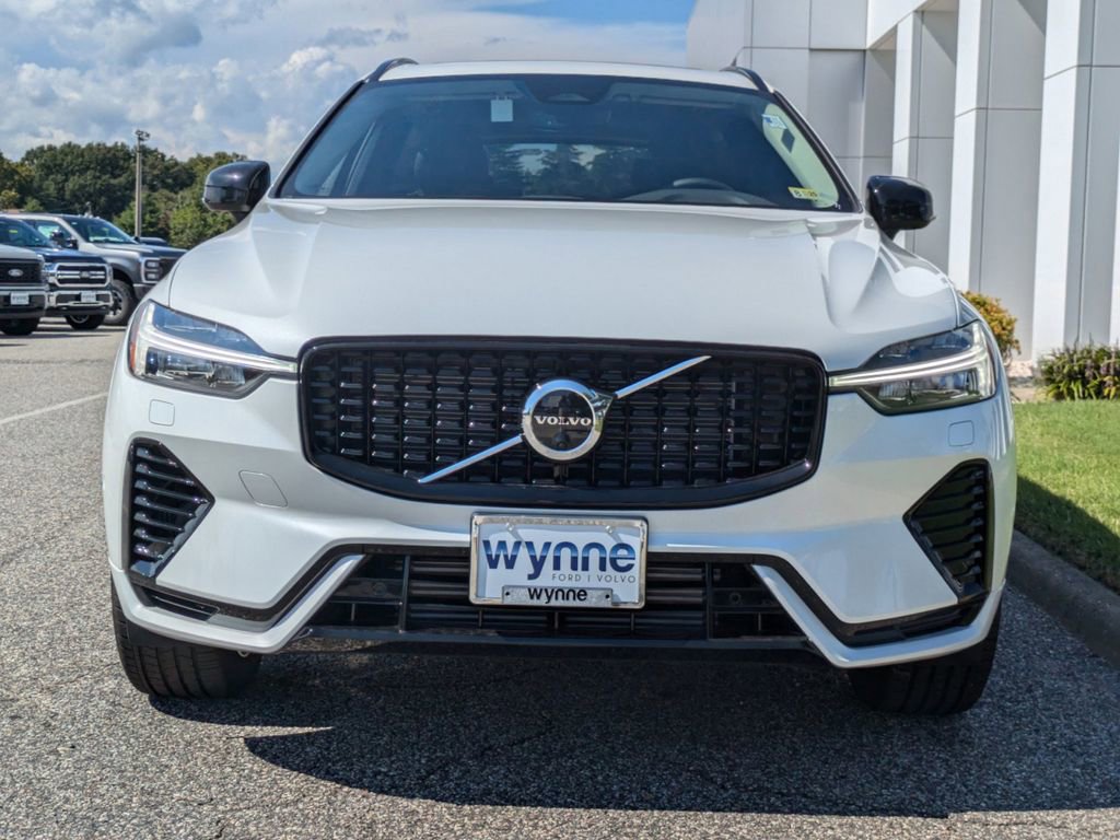 New 2025 Volvo XC60 T8 Plus w/ Protection Package Premier AWD/4WD image 9