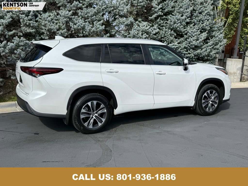 Used 2025 Toyota Highlander XLE image 9