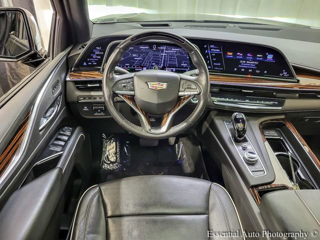 Used 2023 Cadillac Escalade Premium Luxury w/ LPO, Radiant Package AWD/4WD image 3