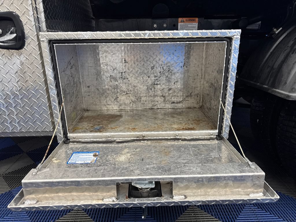 Used 2023 Ford F550 4x4 Regular Cab Super Duty image 33