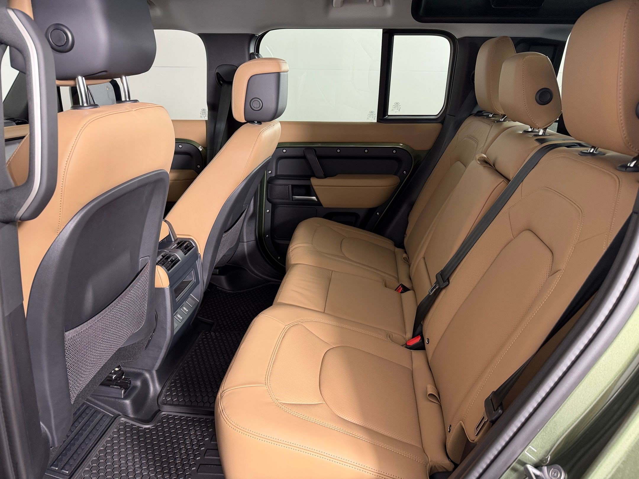 New 2026 Land Rover Defender 110 S AWD/4WD image 12