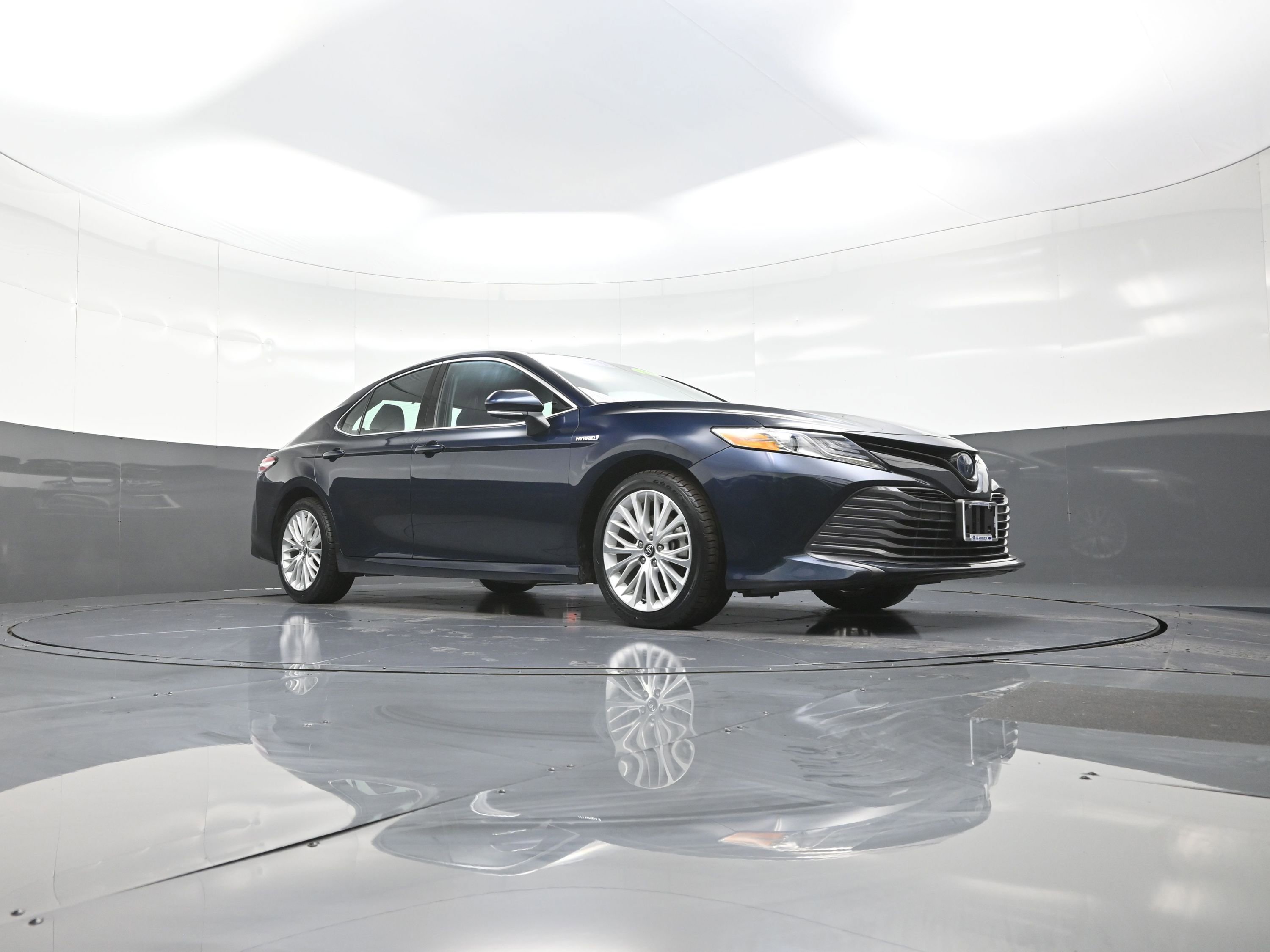 Used 2020 Toyota Camry XLE image 9