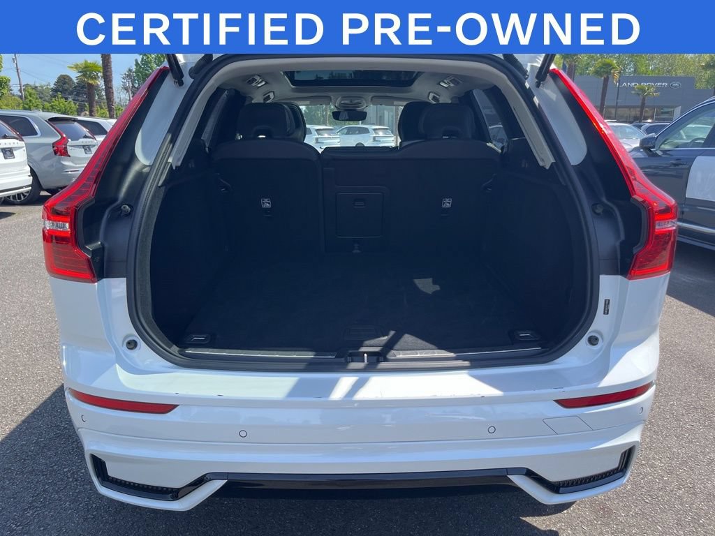 Certified 2025 Volvo XC60 B5 Plus AWD/4WD image 16