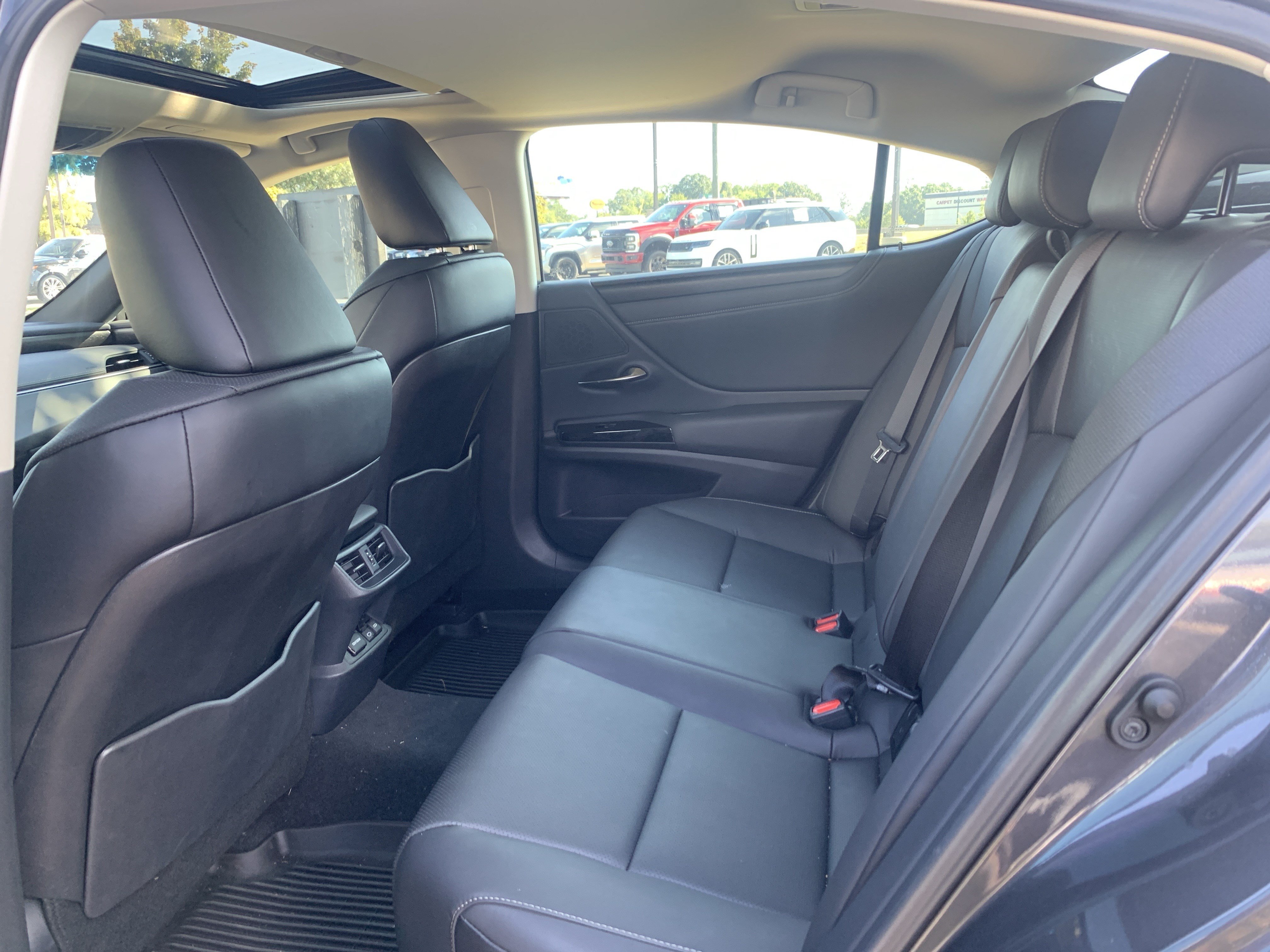 Used 2025 Lexus ES 350 w/ Premium Package FWD image 32