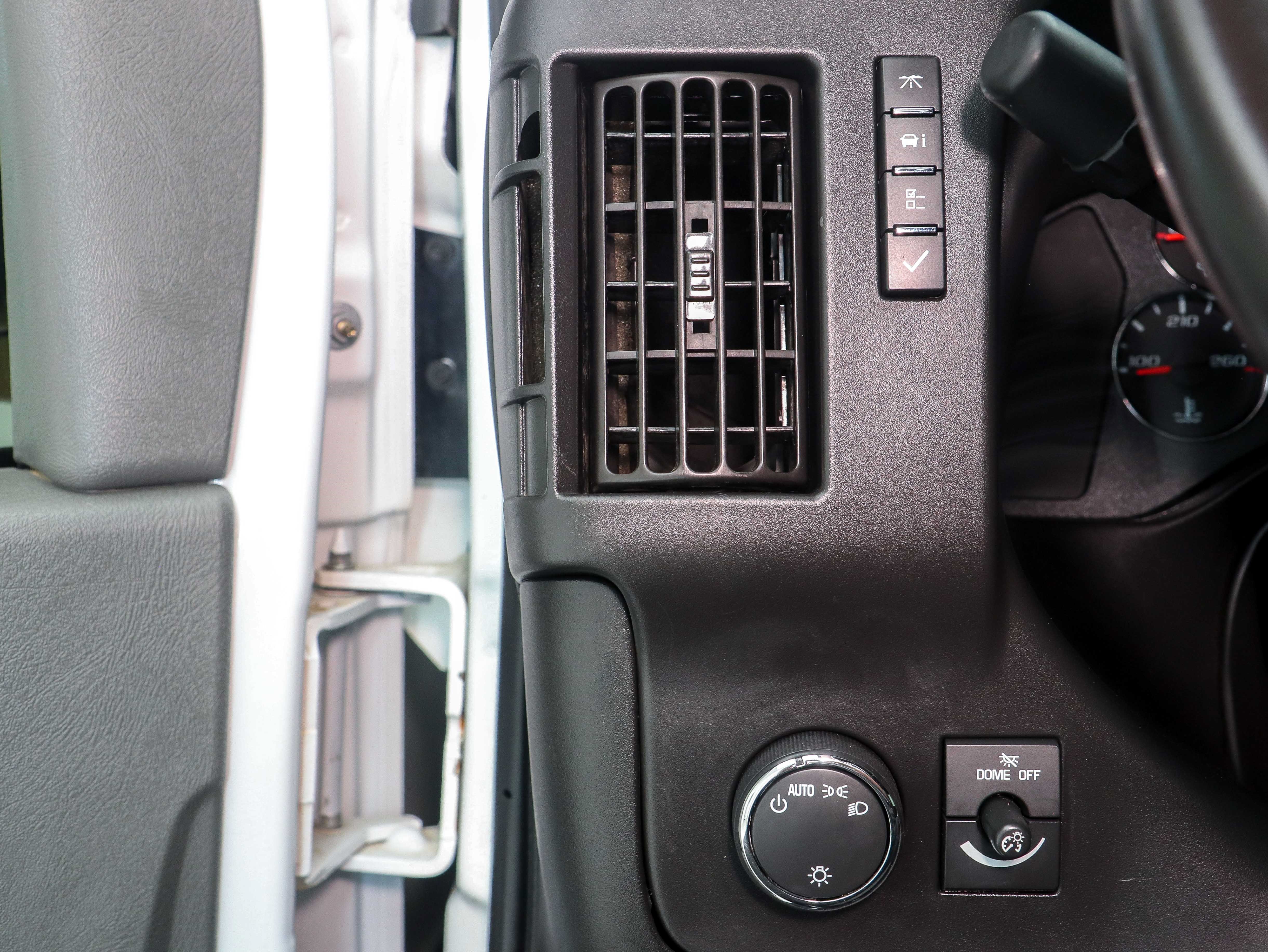 Used 2023 GMC Savana 3500 LS w/ Chrome Appearance Package RWD image 19