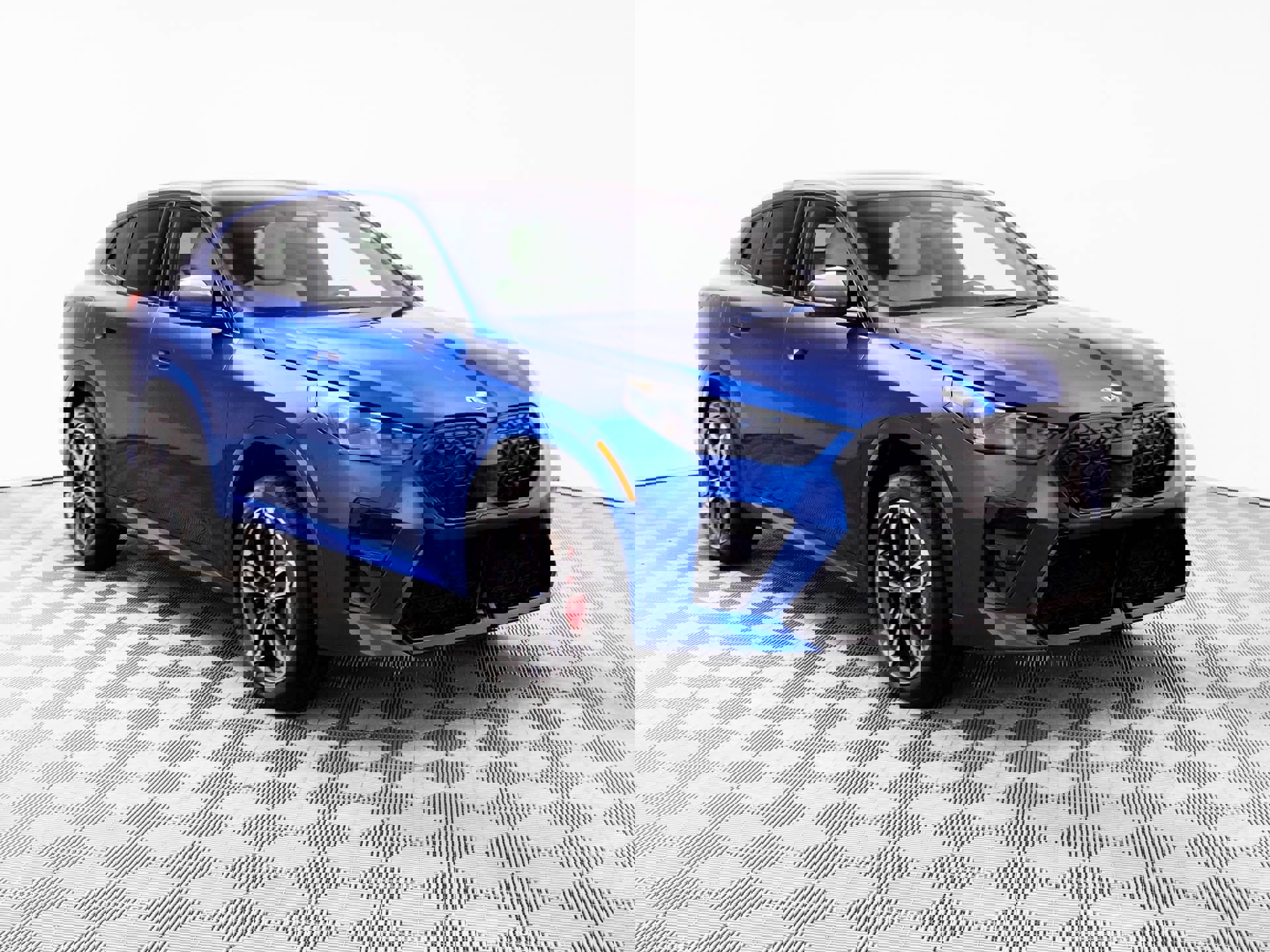 New 2026 BMW X2 xDrive28i w/ Technology Package AWD/4WD image 9